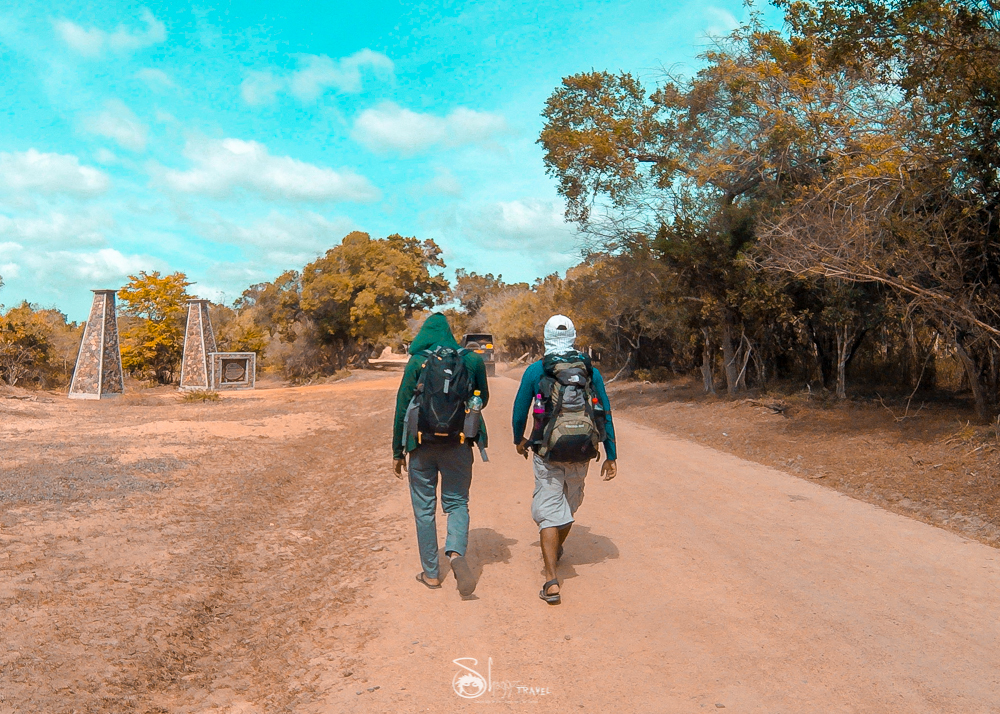 walking down Kataragama Pada Yatra